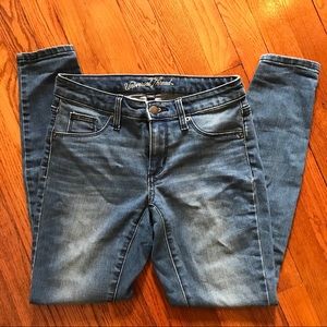 Universal Thread Mid Rise Jegging